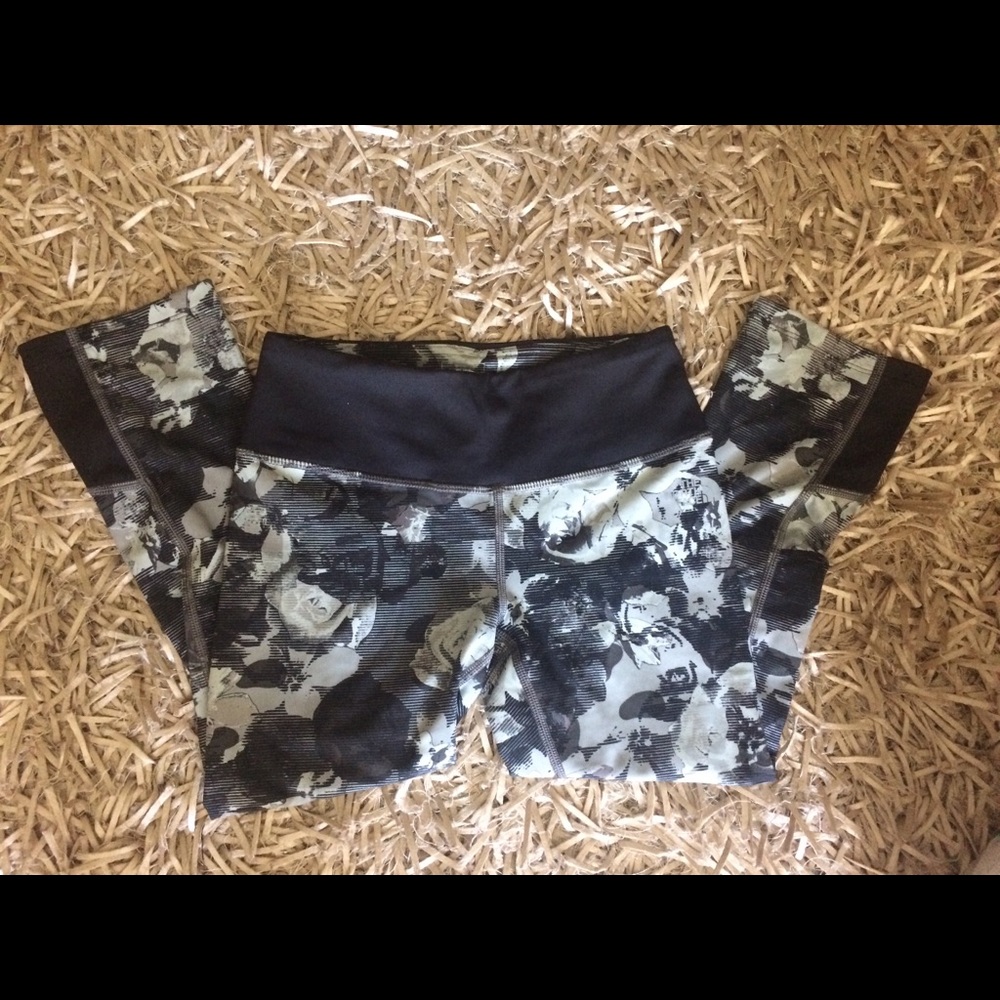The North Face BRAND NEW cropped leggings